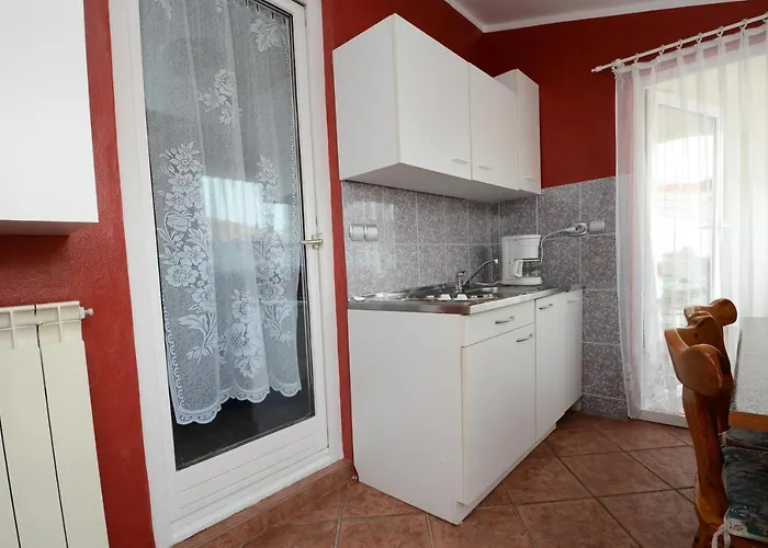 Apartamento With Parking Space - 13141 Poreč