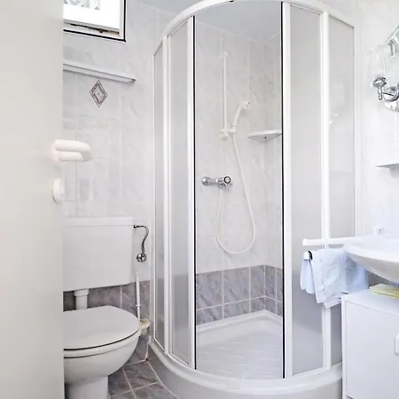 Apartman With Parking Space - 13141 Poreč